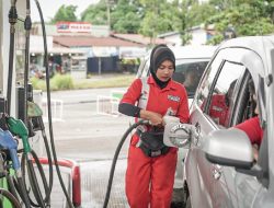Harga Pertamax Turbo turun dari sebelumnya Rp14.400 menjadi Rp13.950 per liter.