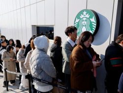 PHK Karyawan Starbucks Siapkan Dana Rp 16,7 T untuk Restrukturisasi