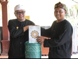 Wali Kota Banjar Salurkan Bansos Sarana Ibadah